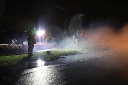 Boot in brand op Westeinderplassen