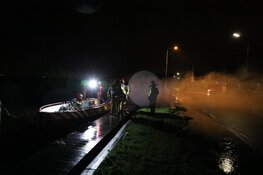 Boot in brand op Westeinderplassen