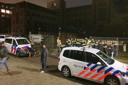 Honderd coronafeestgangers betrapt door politie in Hoofddorp