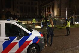 Honderd coronafeestgangers betrapt door politie in Hoofddorp