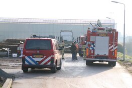 Brand in machine bij kweker in Aalsmeer zorgt voor vrachtwagenbrand