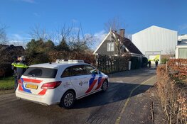 Bedrijfsongeval in Aalsmeer, man valt van dak