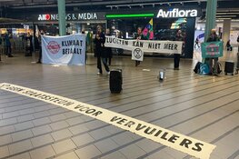 Activisten aangehouden bij demonstratie op Schiphol