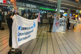 Activisten aangehouden bij demonstratie op Schiphol