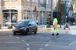 Weg in Aalsmeer dicht om schaatsers tegen te gaan