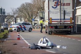 Fietser ernstig gewond na ongeval met vrachtwagen in Rijsenhout