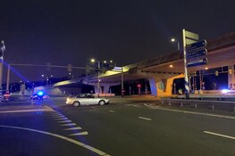 Weg afgesloten na aanrijding bij Schiphol