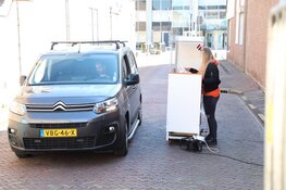 Koningsdaggebak halen in drive-thru