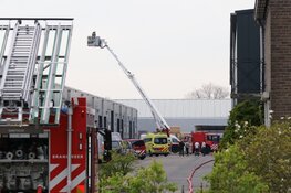 Brand in bedrijfspand in De Kwakel