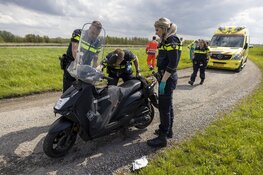 Lifeliner voor scooterongeval naar Middenweg in Spaarndam
