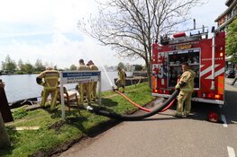 Bootje grotendeels gezonken in Uithoorn