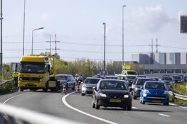 File na ongeval tussen twee voertuigen op de A9 bij Vijfhuizen
