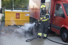Elektrische palletwagen in vrachtwagen in de brand gevlogen