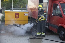 Elektrische palletwagen in vrachtwagen in de brand gevlogen