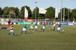 Schoolvoetbaltoernooi bij RKDES Kudelstaart van start