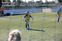 Schoolvoetbaltoernooi bij RKDES Kudelstaart van start