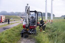 Twee graafmachines in de brand in recreatiegebied Spaarnwoude